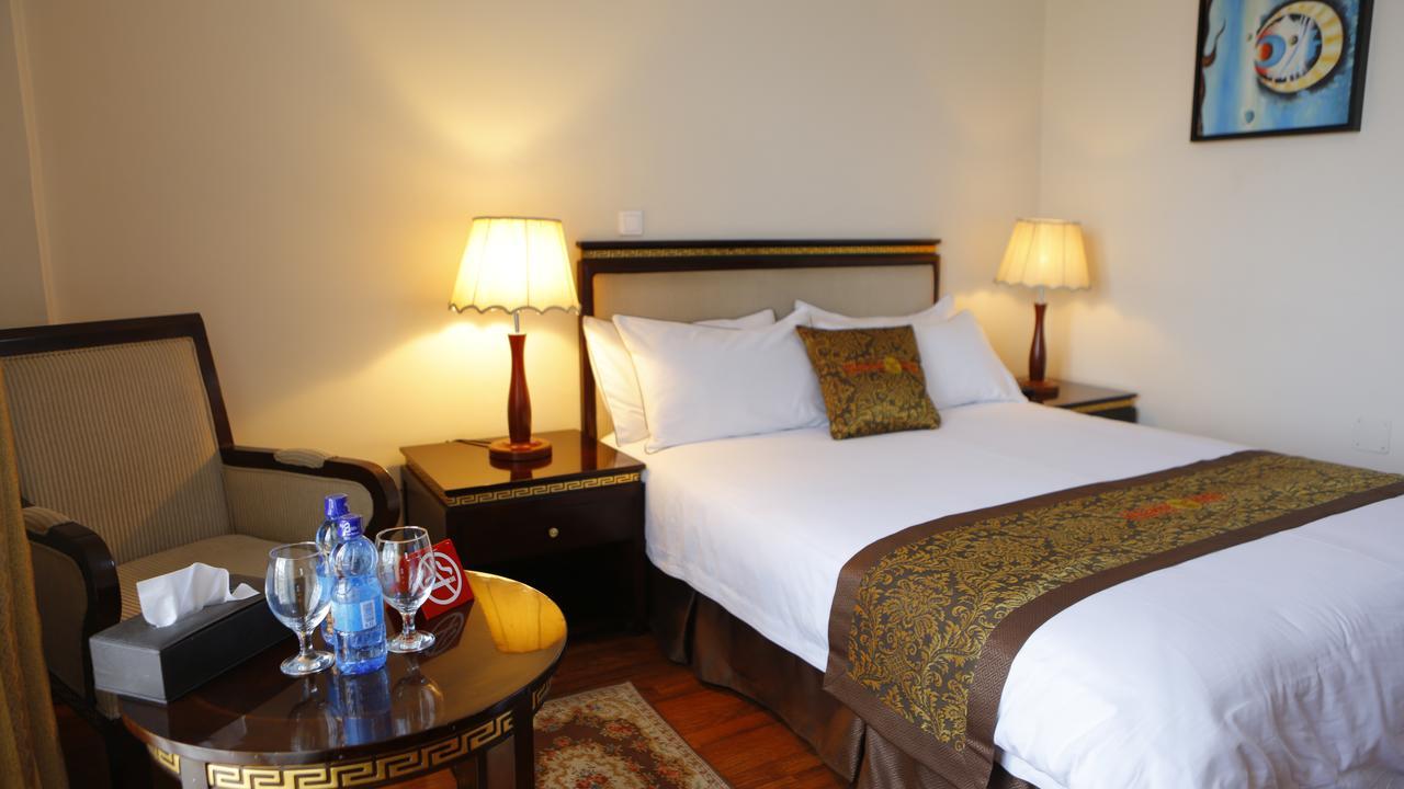 Wassamar Hotel Адис Абеба Екстериор снимка